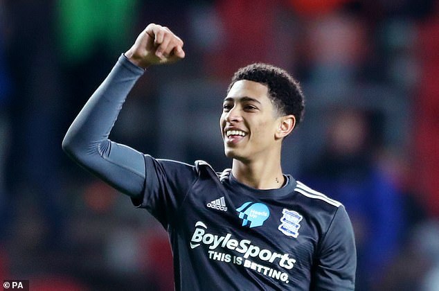 [德甲]格雷茨卡双响奥利塞传射 拜仁3-2沃尔夫斯堡