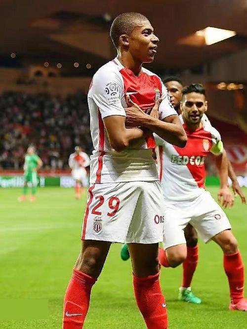 迪马尔科：在经历欧冠决赛的惨败后，齐沃让我们重新团结起来