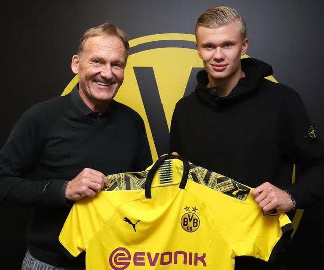 球迷骂东契奇是垃圾，后者命中高难度三分后回喷：你xx说啥呢