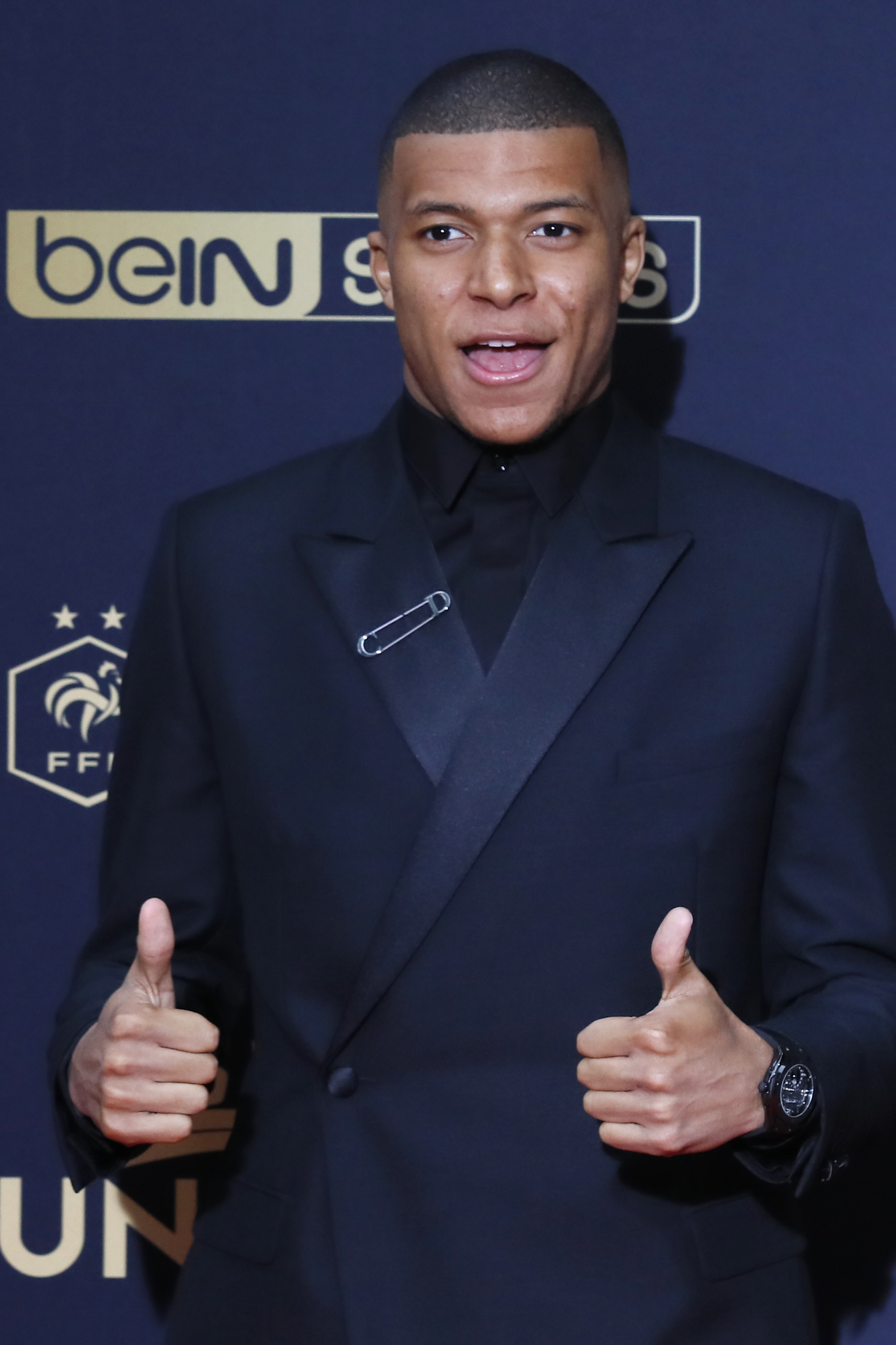 官方：热刺从苏超阿伯丁召回英格兰中卫多林顿